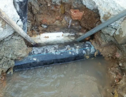 额济纳旗测漏水之水管漏水